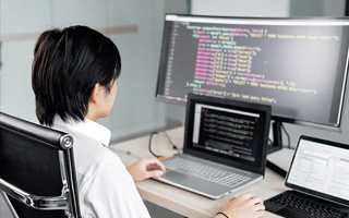 沁阳 api php源码,下载的php源码怎么运行呢？